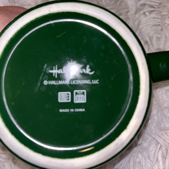 50%off w♥️ 2021 Hallmark Set of 2 Red & Green Plaid Collectible Holiday Mugs - Picture 2 of 5